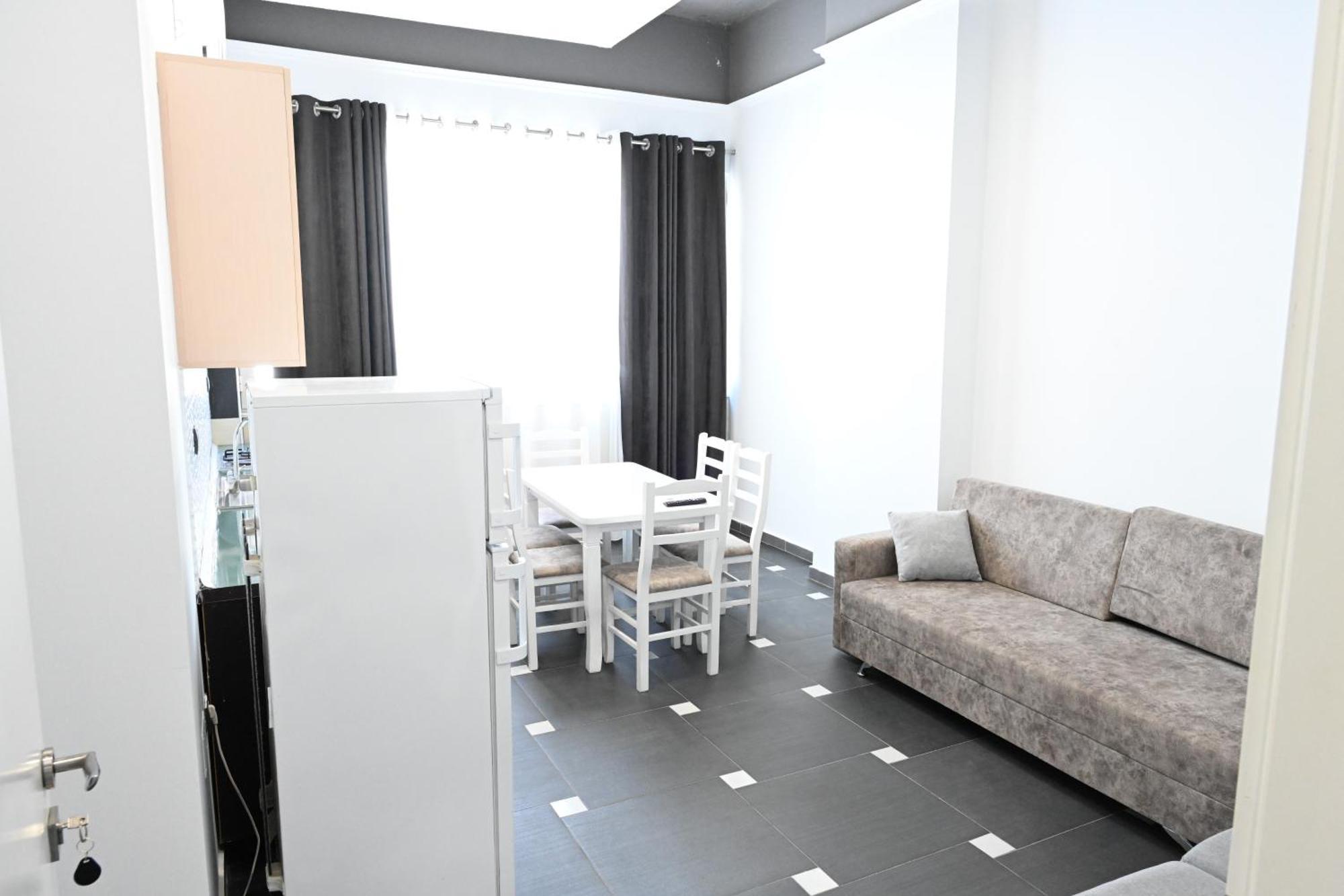 Tafi & Art Space Apartment *
