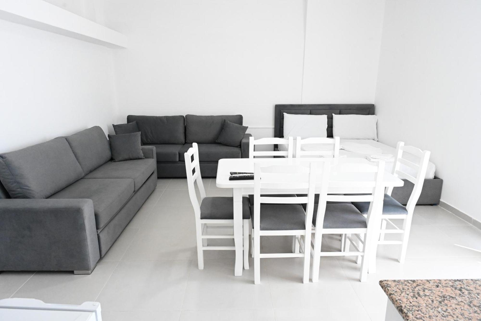 Apartment Tafi & Art Space