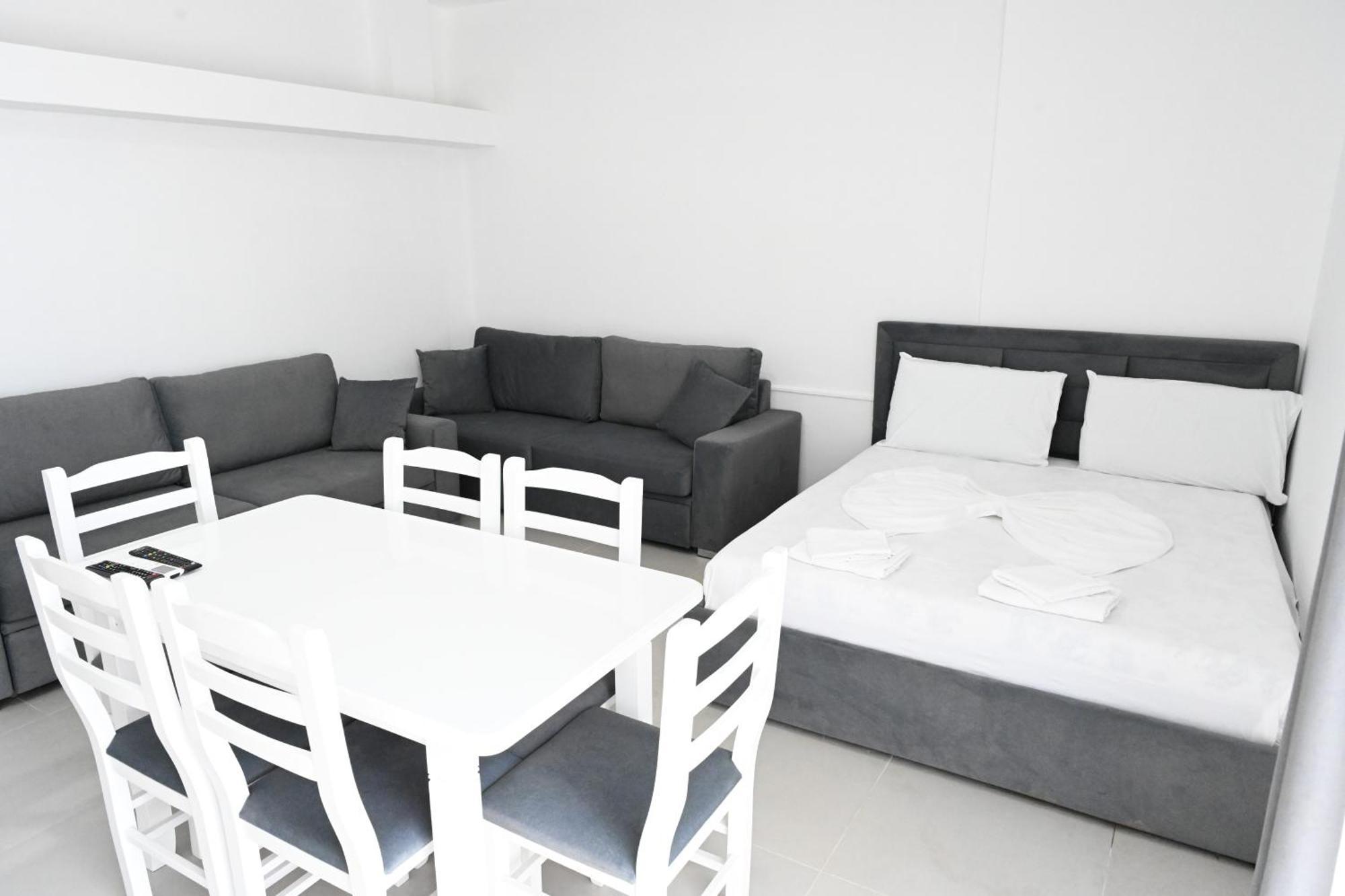 Apartment Tafi & Art Space *