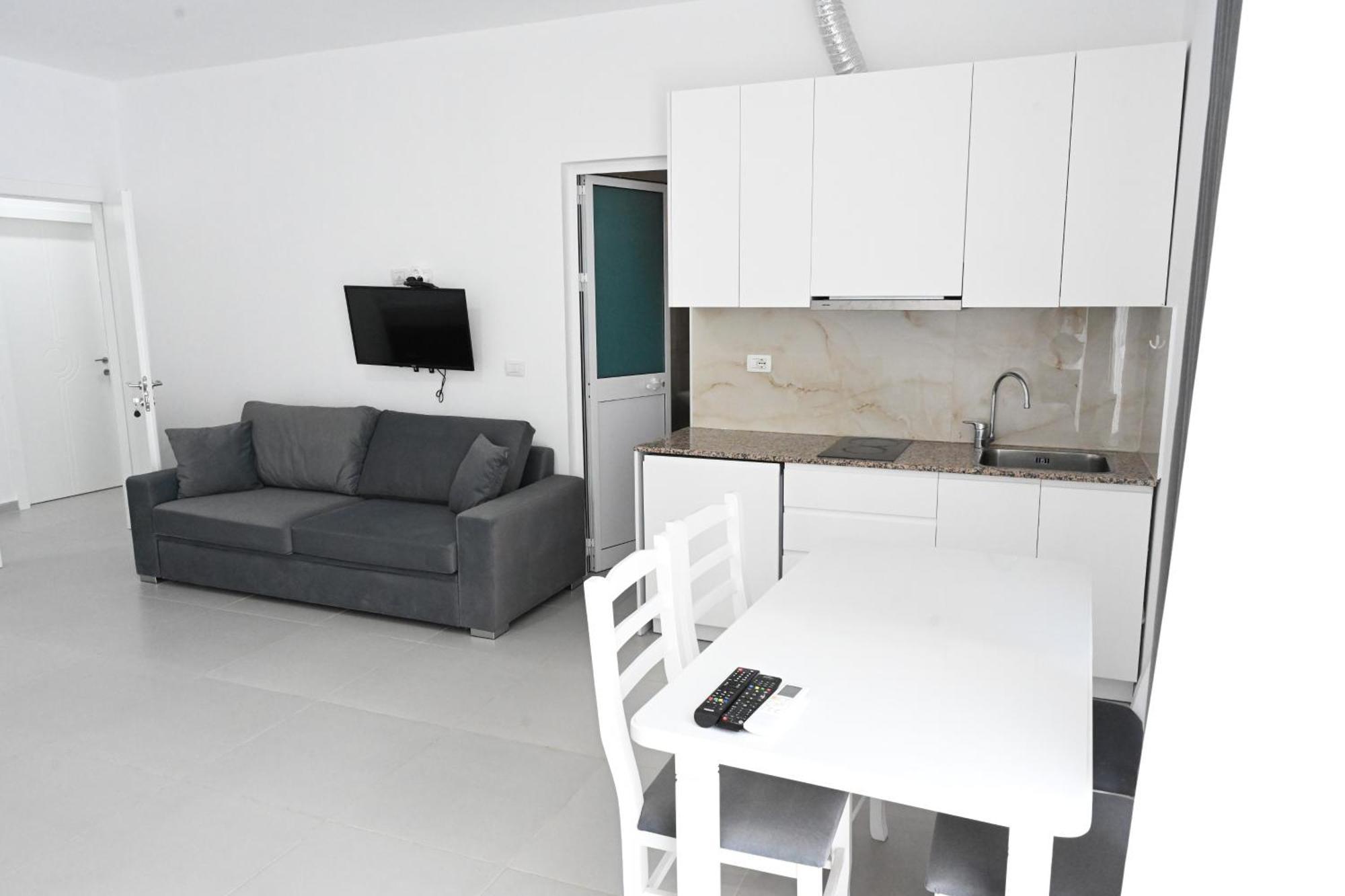 Apartment Tafi & Art Space Shëngjin