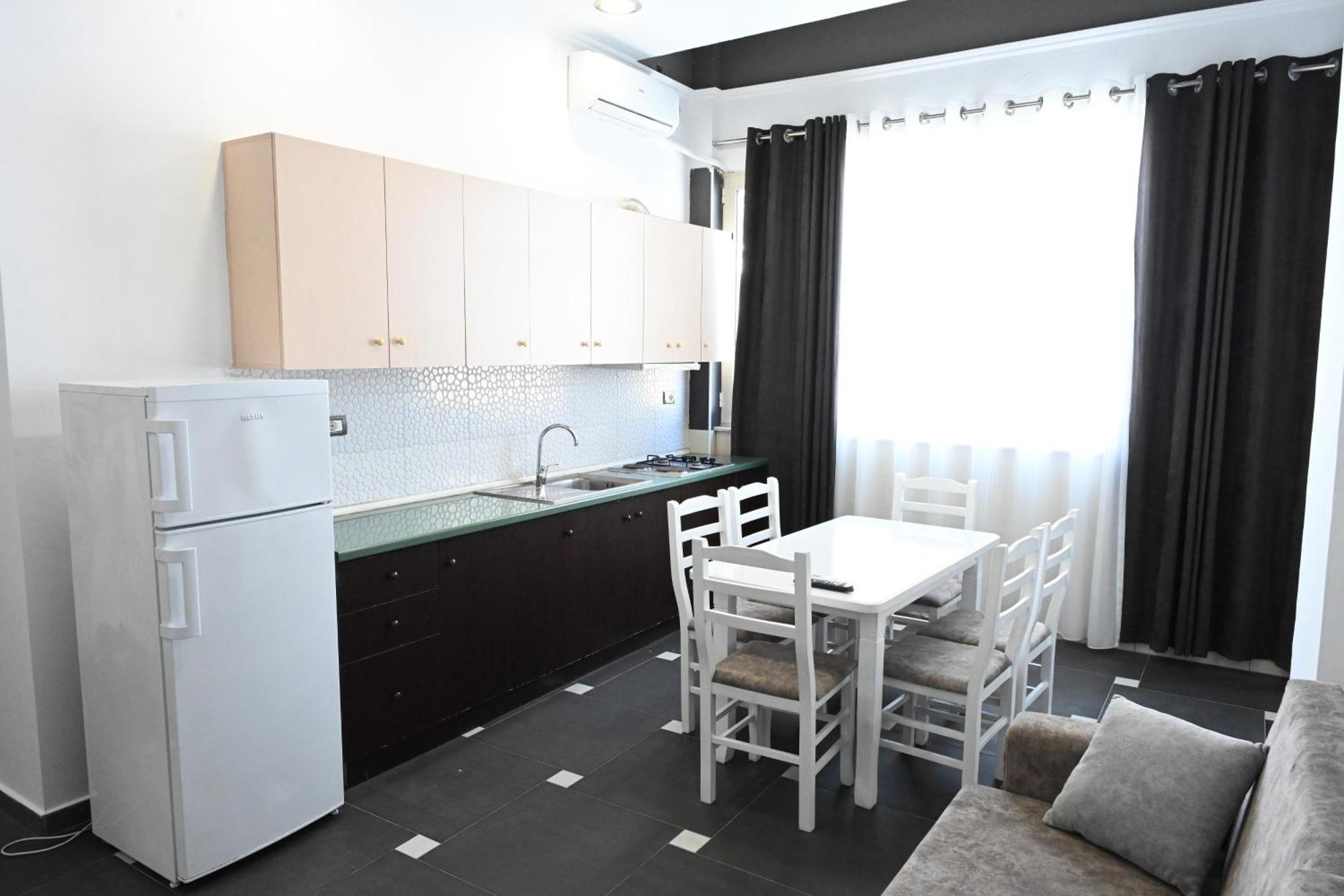 Tafi & Art Space Apartment Shëngjin